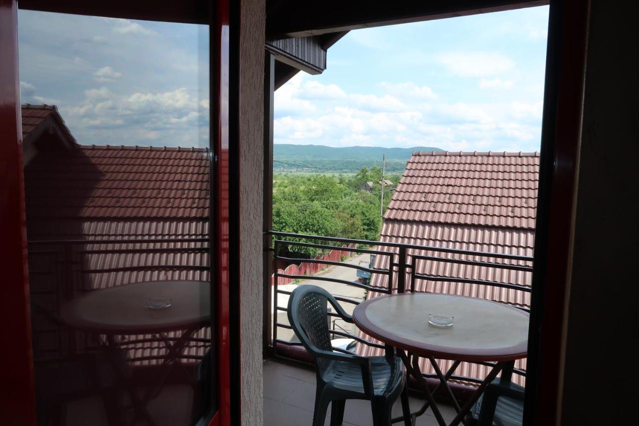 Pensiunea Arthur Râmnicu Vâlcea Extérieur photo