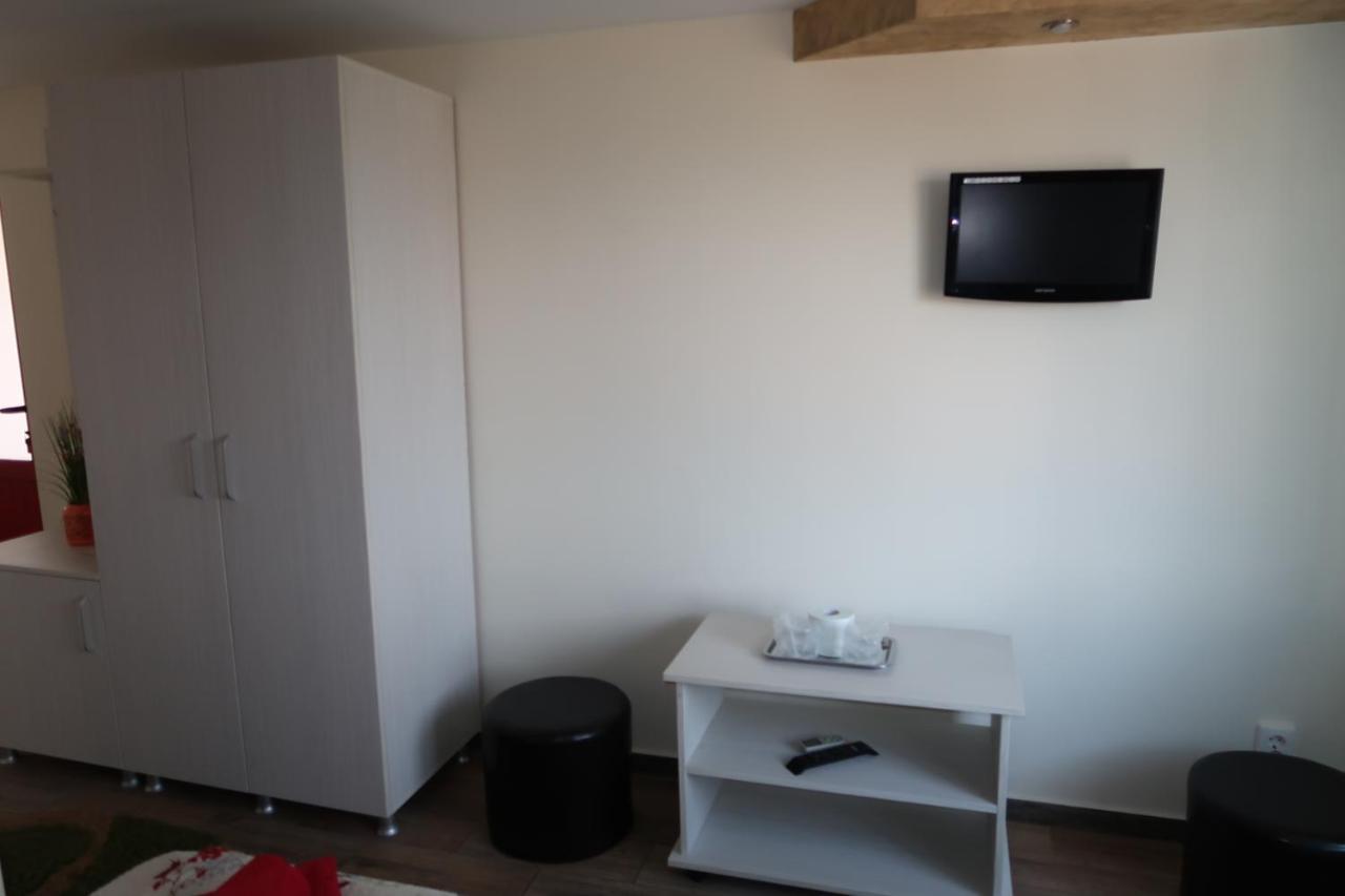Pensiunea Arthur Râmnicu Vâlcea Extérieur photo