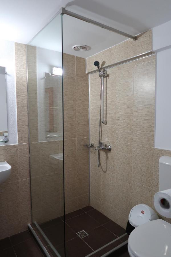 Pensiunea Arthur Râmnicu Vâlcea Extérieur photo