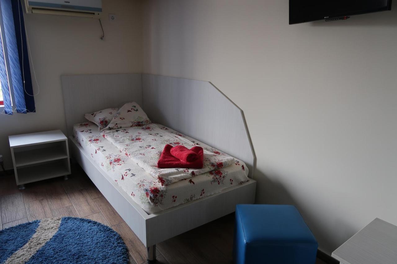 Pensiunea Arthur Râmnicu Vâlcea Extérieur photo
