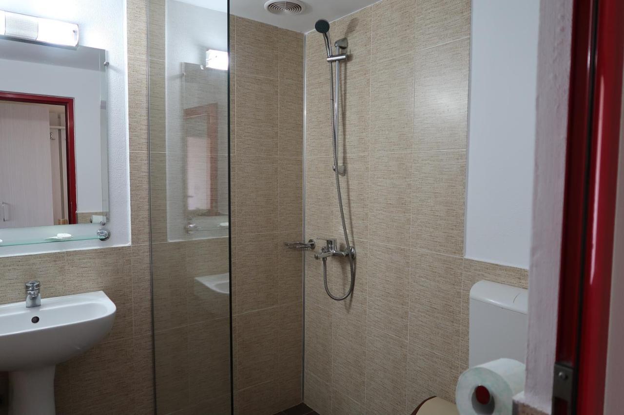 Pensiunea Arthur Râmnicu Vâlcea Extérieur photo