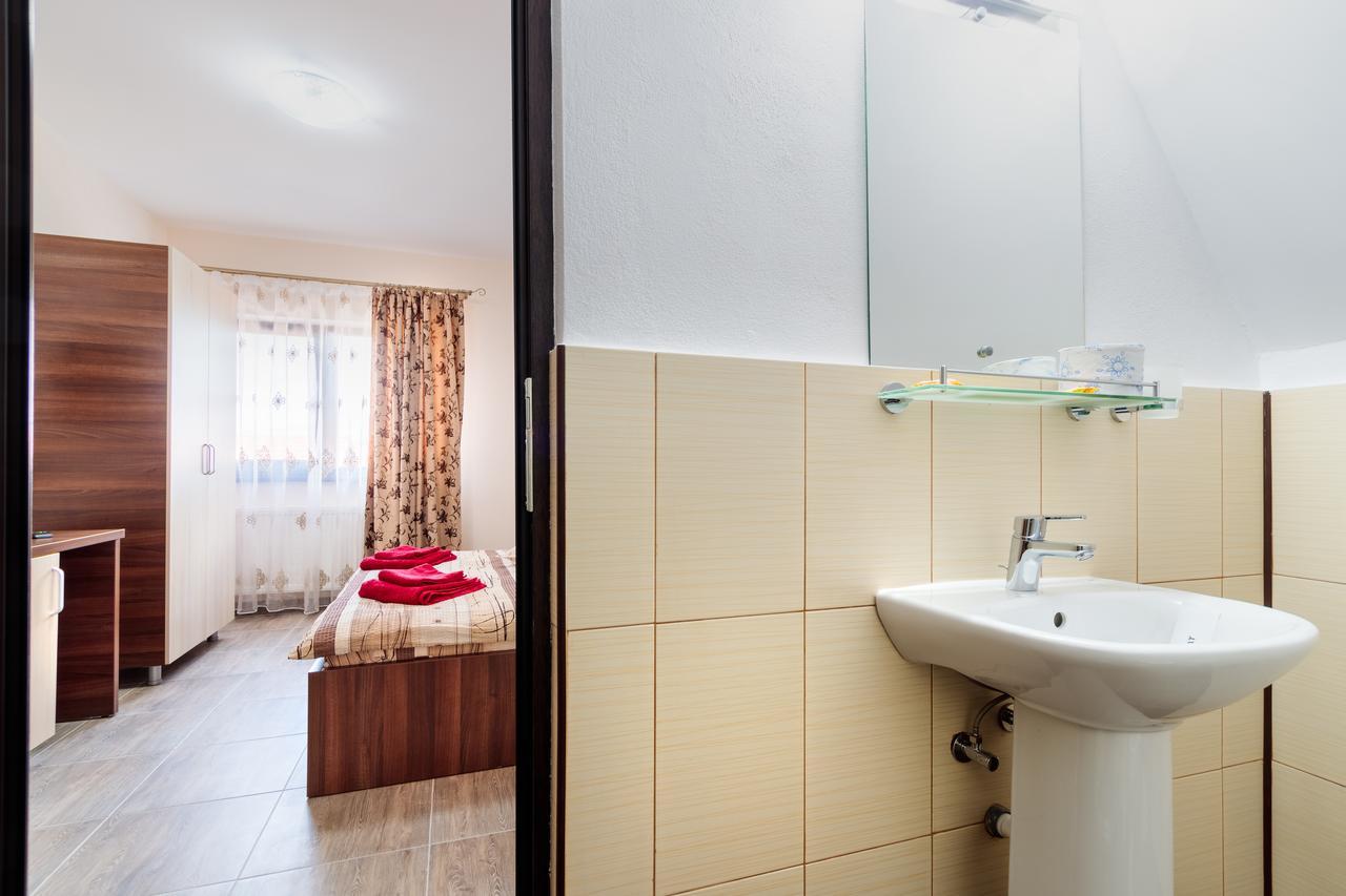 Pensiunea Arthur Râmnicu Vâlcea Extérieur photo