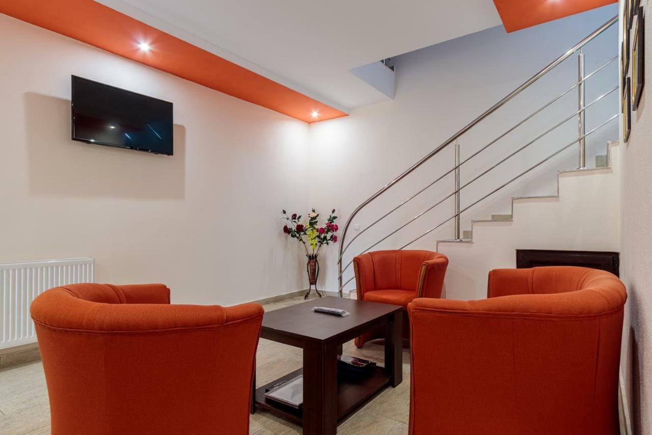Pensiunea Arthur Râmnicu Vâlcea Extérieur photo