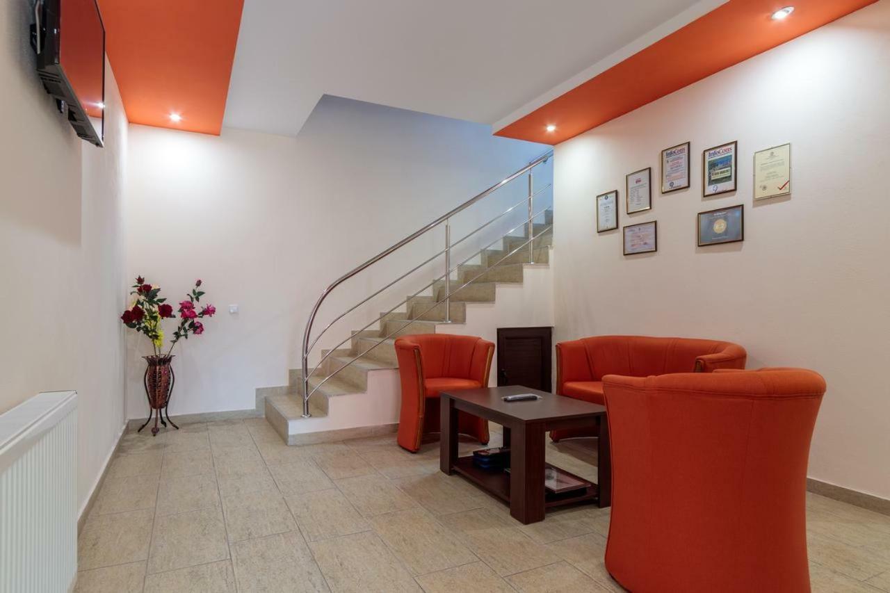 Pensiunea Arthur Râmnicu Vâlcea Extérieur photo